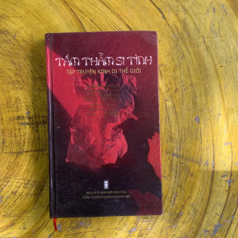 TẤM THẢM SI TÌNH TẬP TRUYỆN KINH DỊ THẾ GIỚI  937246