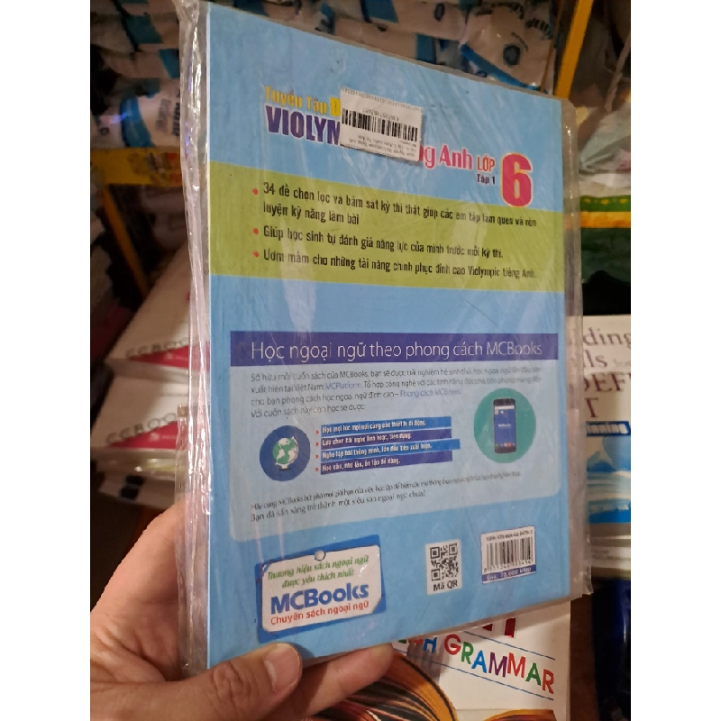 Tuyển tập đề thi VIOLYMPIC tiếng anh lớp 6 tập 1 mới 90% HCM0808 HỌC NGOẠI NGỮ 527211