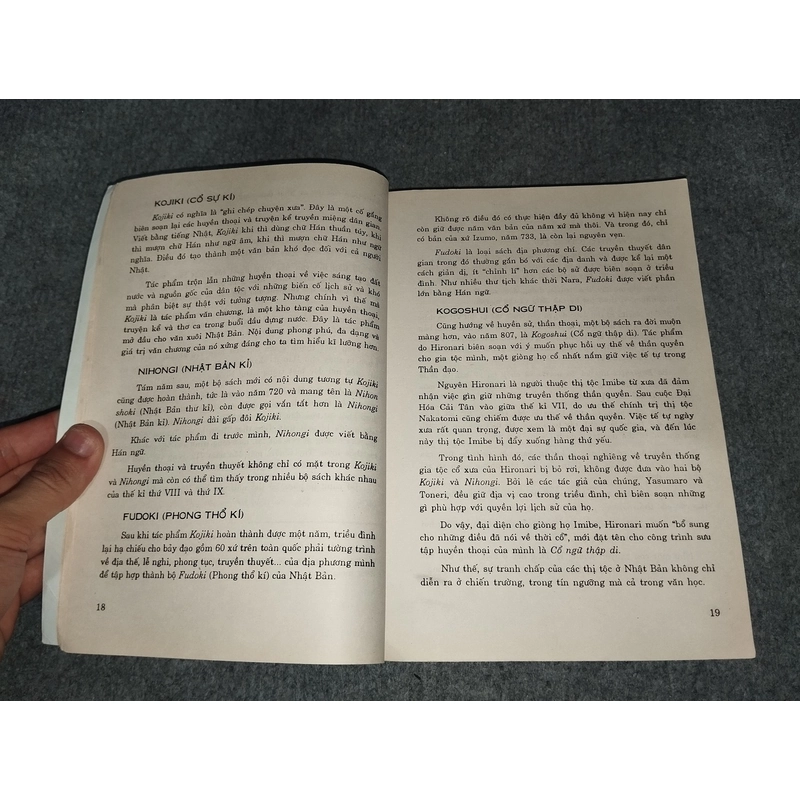 VĂN HỌC NHẬT BẢN TỪ KHỞI THỦY ĐẾN 1868 551884