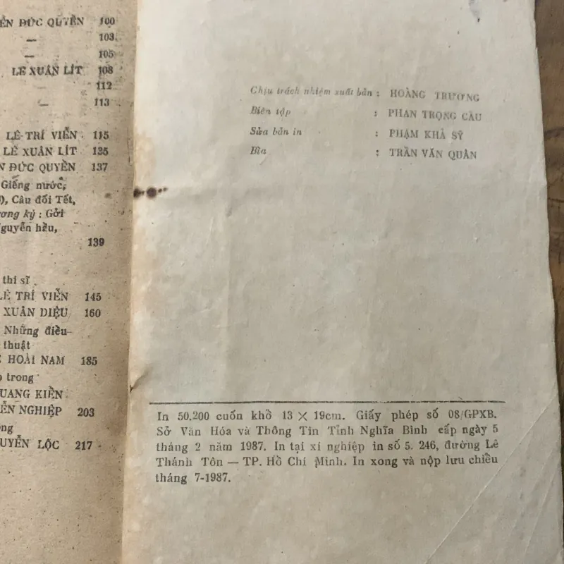 Nghĩ về thơ Hòi Xuân Hương, Lê Trí Viễn  1027660