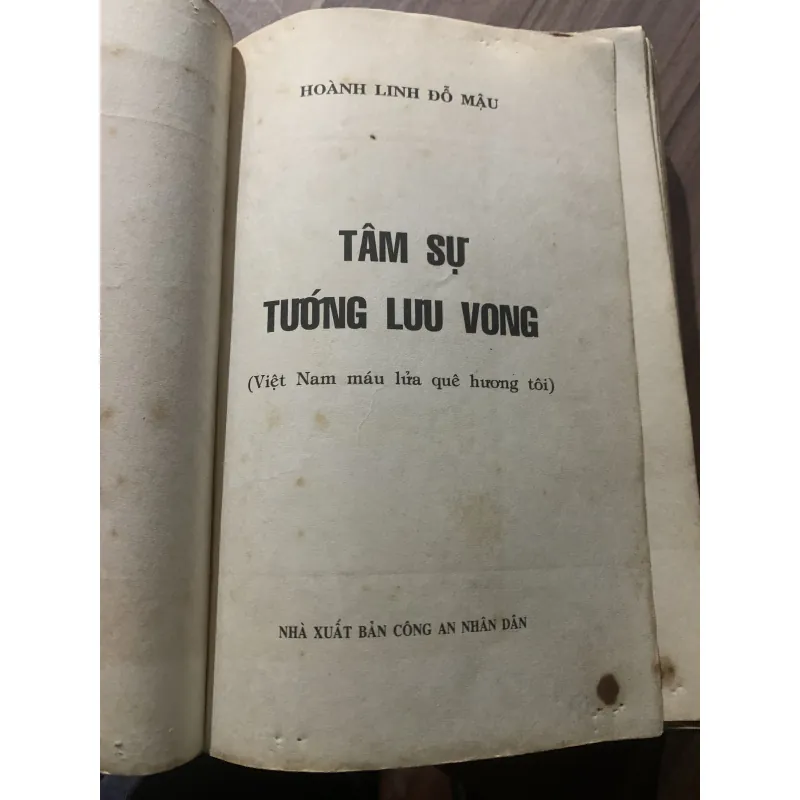Tám sự tướng lưu vong, Hồi ký Hoài Linh Đỗ Mậu  755223