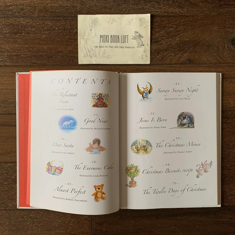Sách ngoại văn Christmas Treasury, Used, Bìa cứng 360724