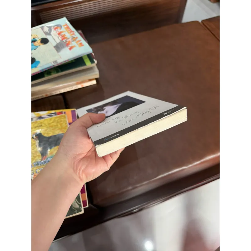 Anh Ấy Đã Không Nắm Tay Tôi – Hiên | Tản văn tình cảm chạm đến trái tim- K4 1029486