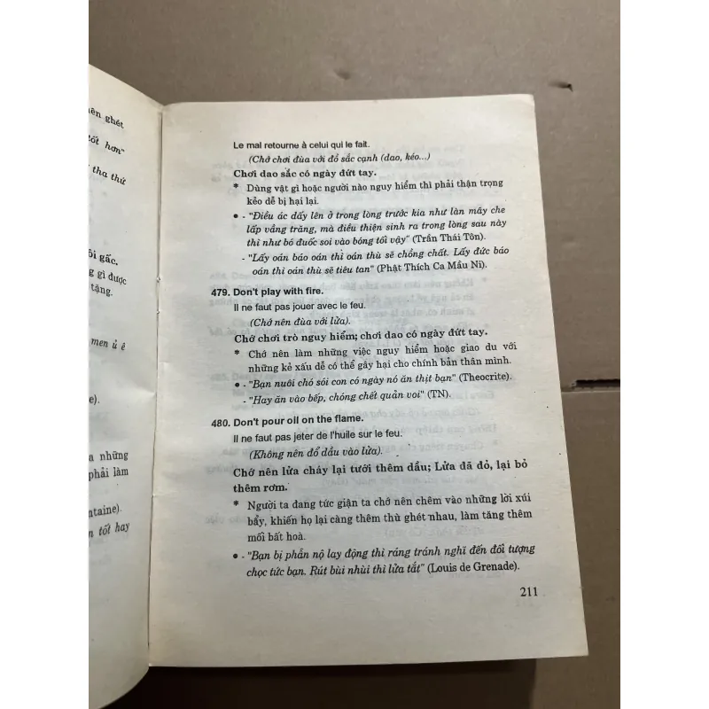 Tục ngữ Anh Pháp Việt 970085