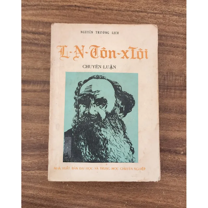 Chuyên luận Lev Tolstoy (PGS Nguyễn Trương Lịch) - 422 trang 735449