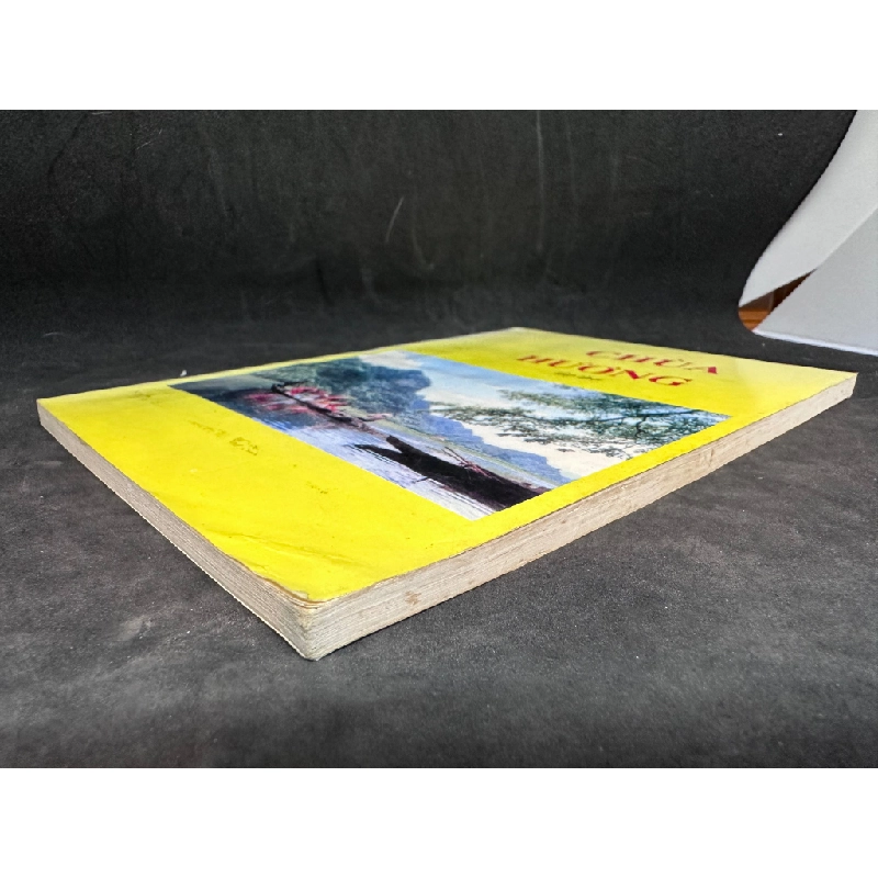 Chùa Hương - Tập thơ, 1999, mới 80% (có ghi chữ trang đầu) SBM1101 347564
