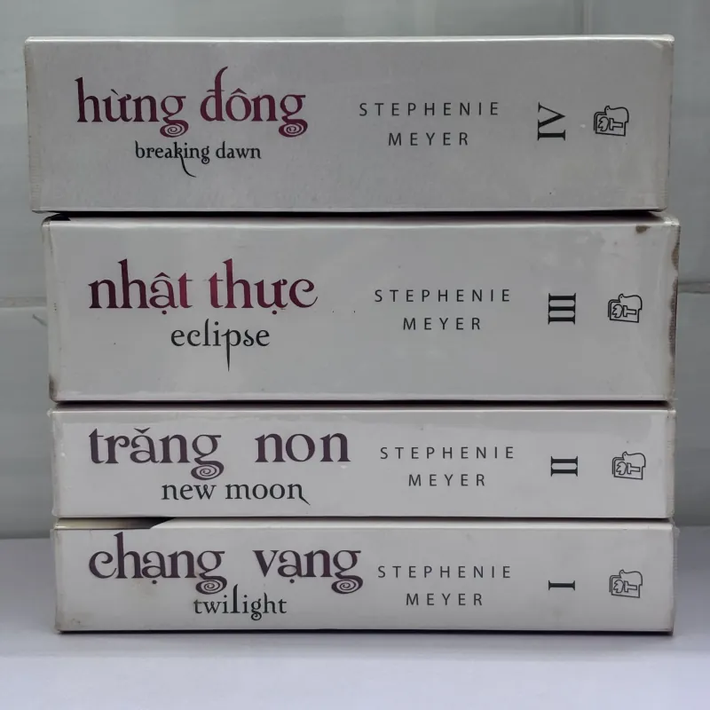 Bộ Chạng vạng 4 cuốn (bìa trắng) 1045954