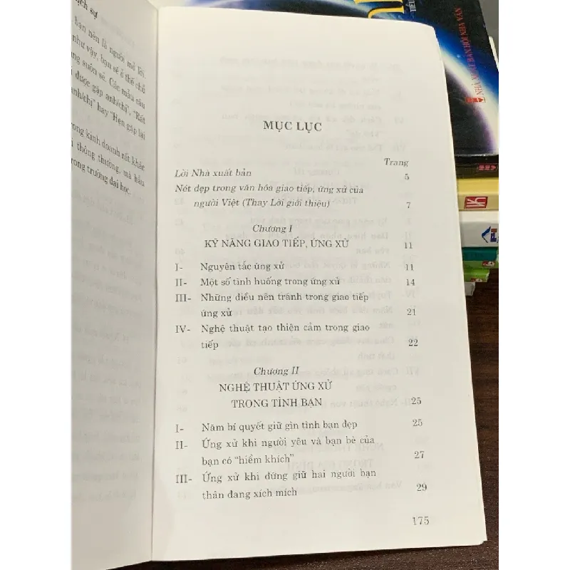 Nghệ thuật ứng xử cho bạn trẻ – Hội đồng chỉ đạo xuất bản sách Xã, Phường, Thị trấn 563734