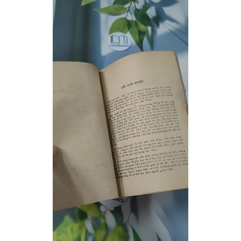 [XƯA] Bàn Về Thư Viện Và Nhà Trường (1986) - Văn Hải 775986