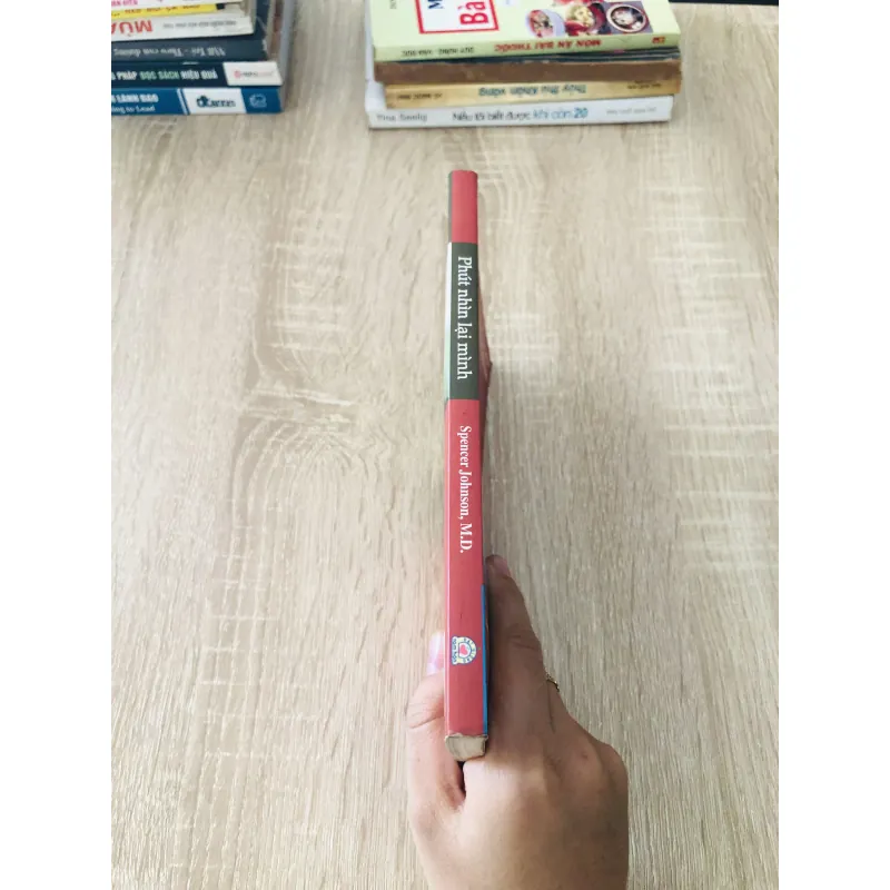 PHÚT NHÌN LẠI MÌNH  1030019