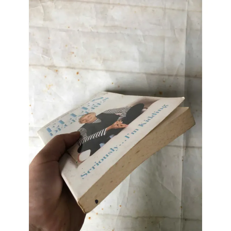 Sách ngoại văn cũ Seriously... I'm Kidding - Ellen Degeneres 847671