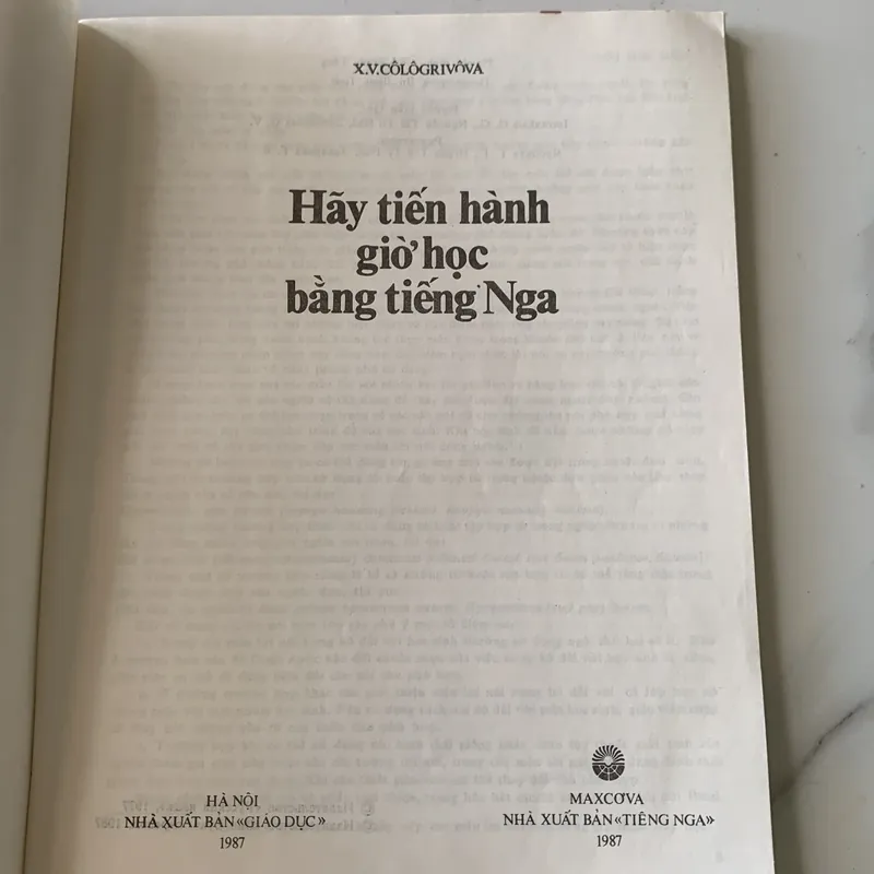 Sách học tiếng Nga: Hãy tiến hành giờ học bằng tiếng Nga 710538