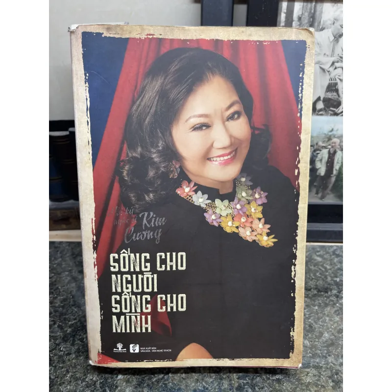 Sống cho người sống cho mình Hồi ký nghệ sỹ Kim Cương 777976