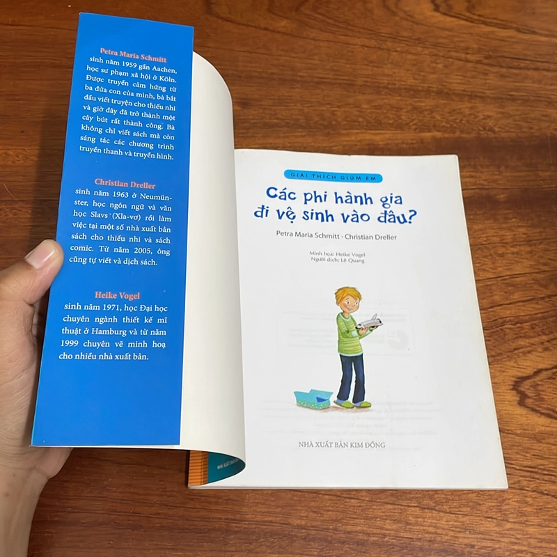 II Sách Thiếu Nhi: Giải Thích Dùm Em _  Các Phi Hành Gia Đi Vệ Sinh Vào Đâu? - 2017 497966