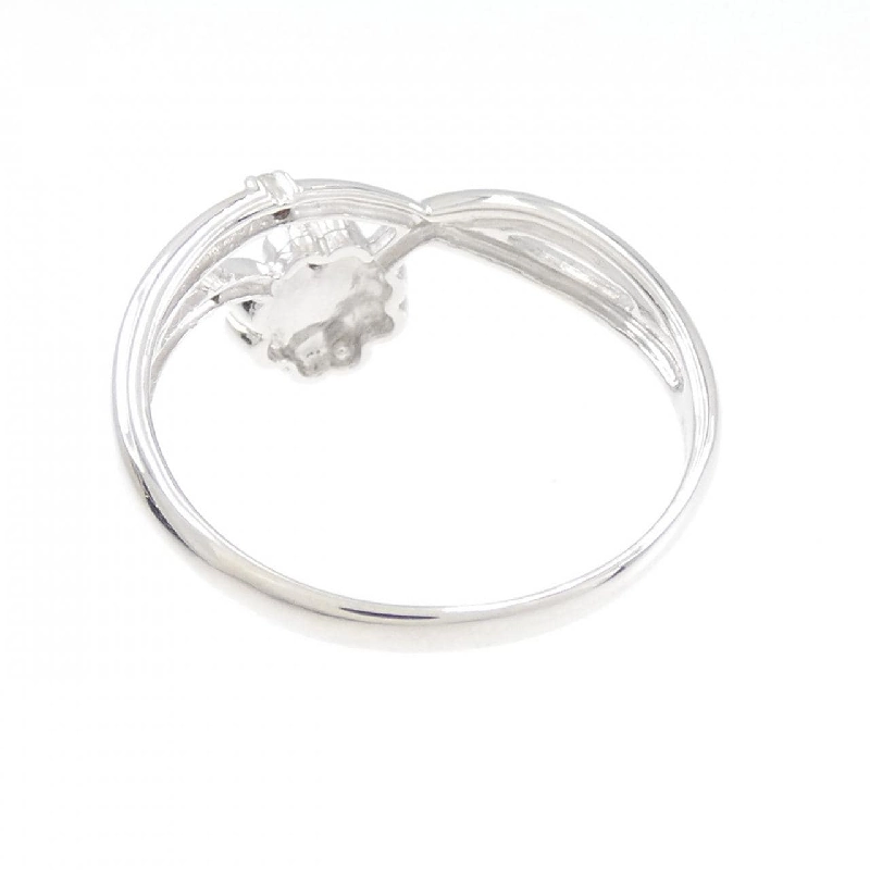 Nhẫn kim cương K18WG hình cỏ ba lá 0.03CT 672630