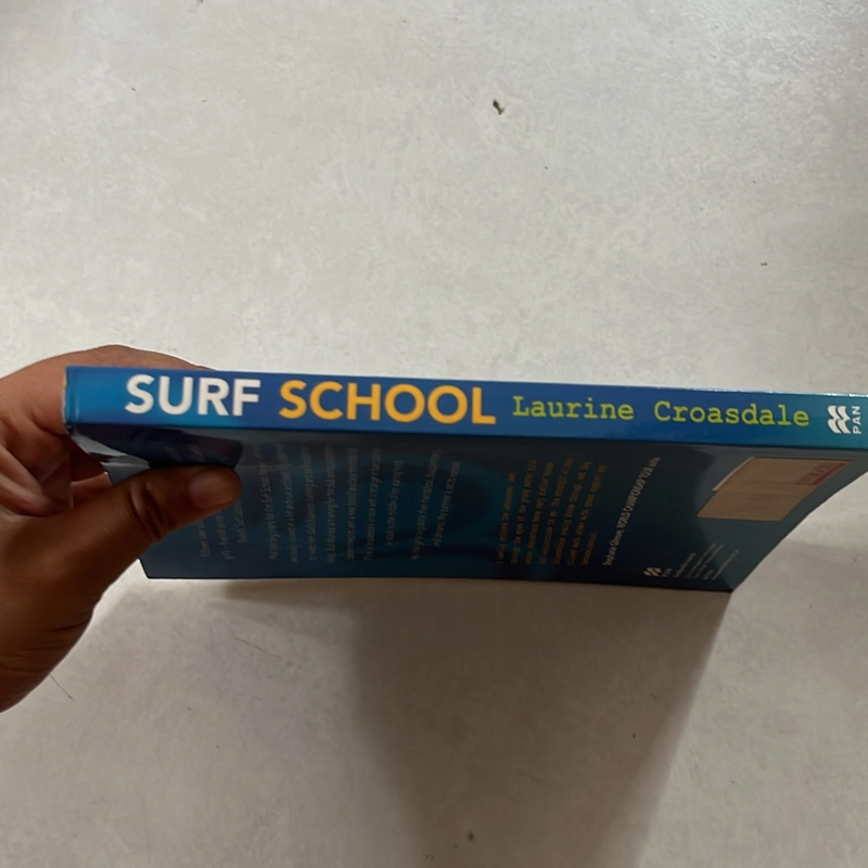 Surf school - Laurine Croasdale 509858