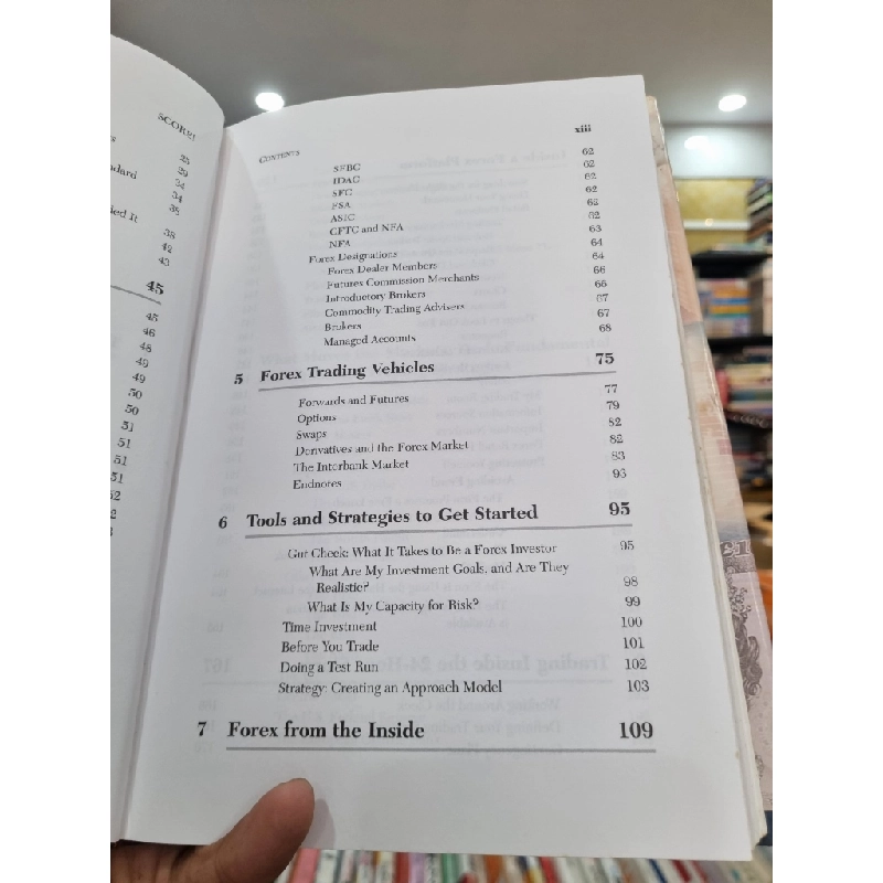 FOREX REVOLUTION : AN INSIDER'S GUIDE TO THE REAL WORLD OF FOREIGN EXCHANGE TRADING - Peter Rosenstreich 143524
