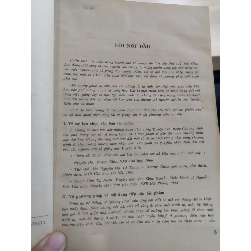 sách Giảng văn TRUYỆN KIỀU. 
Tác giả: Đặng Thanh Lê.
 958429