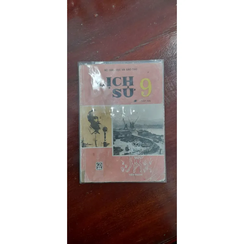 Lô 2 quyển Lịch sử 9, in năm 2003 713590
