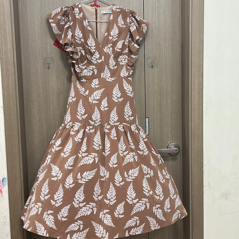Váy hoạ tiết .nem 2.sz SM còn mới  477855