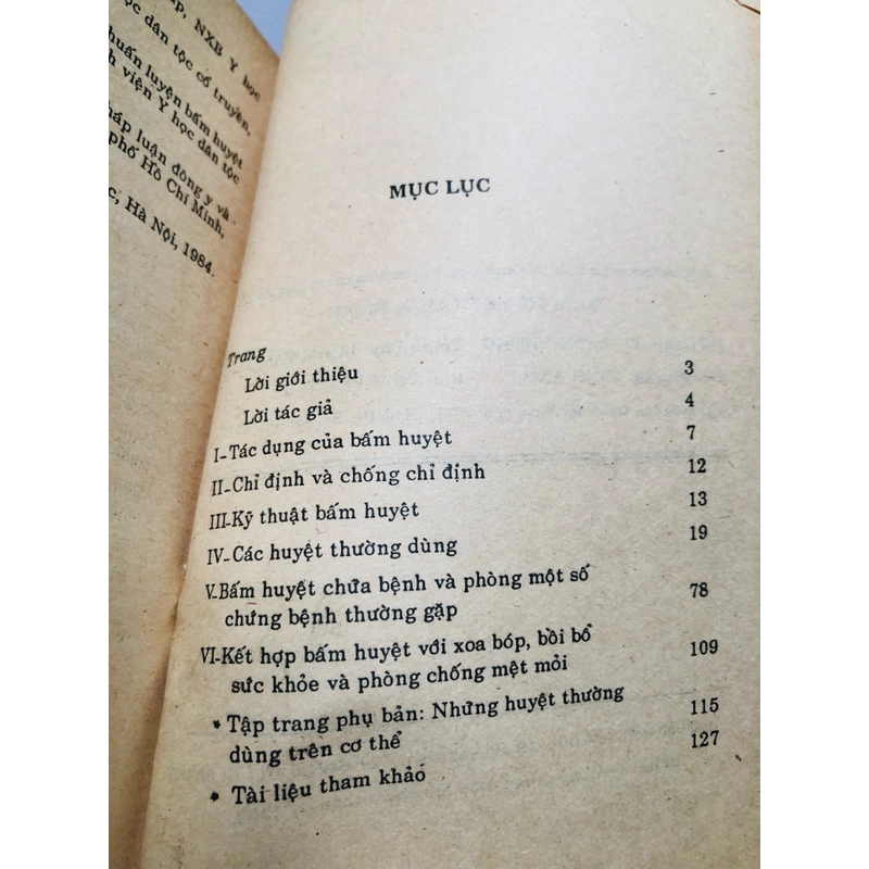 BẤM HUYỆT CHỮA BỆNH  - 128 trang, nxb: 1992 361662