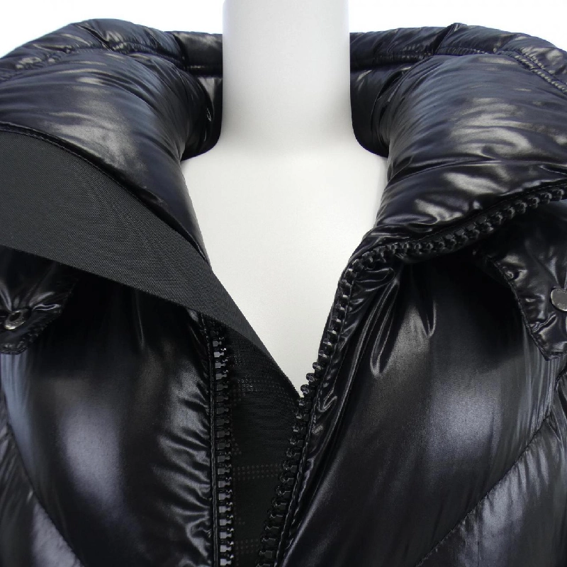 Áo khoác lông vũ MONCLER 636756