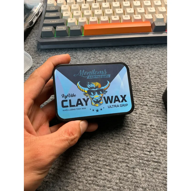 Sáp vuốt tóc của menitems bao giữ nếp, thơm, pass lại ae nào cần vì mình còn mấy hộp nữa 663533