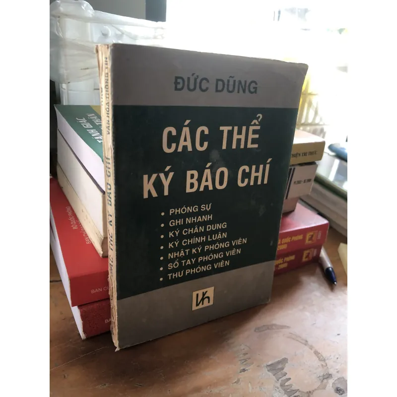 Các thể ký báo chí 1021472