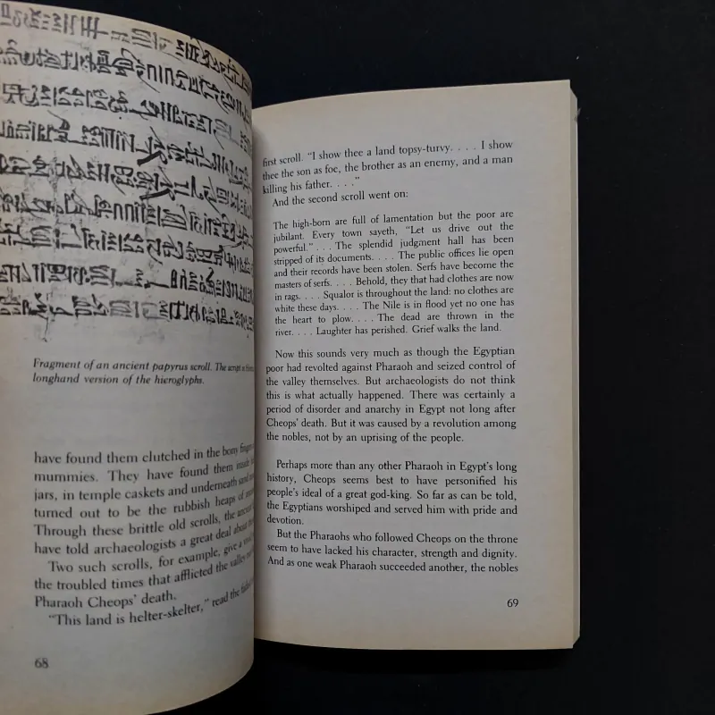 [Sách Cũ Ngoại Văn] The Pharaohs of Ancient Egypt (Landmark Books) 780693
