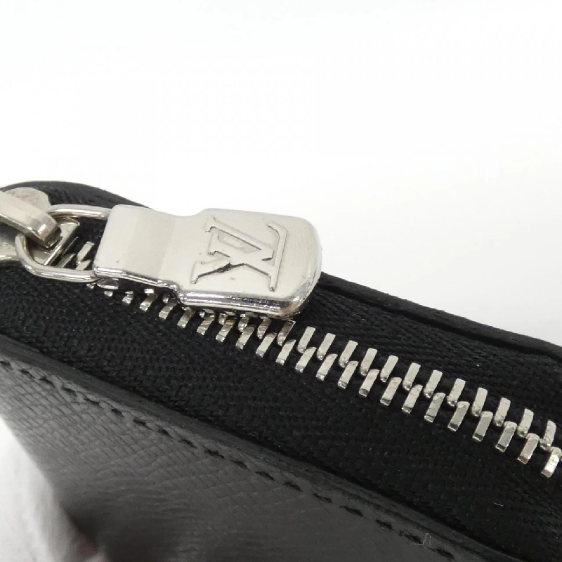 Ví tiền xu Louis Vuitton Taiga Zippy M30511 - Hàng hiệu chính hãng 769491