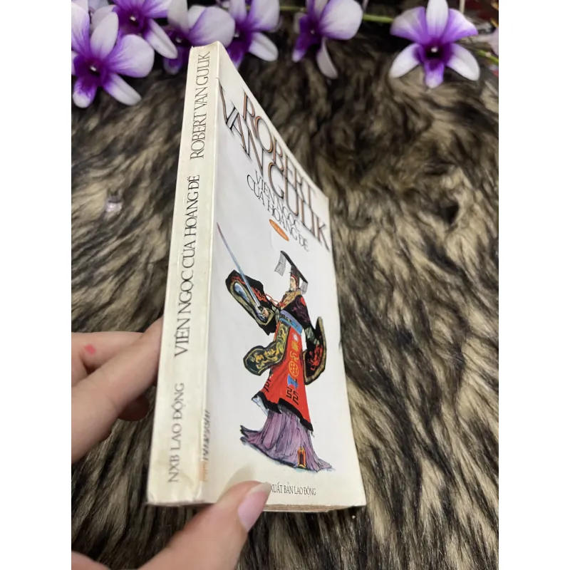 Viên ngọc Hoàng đế 747446