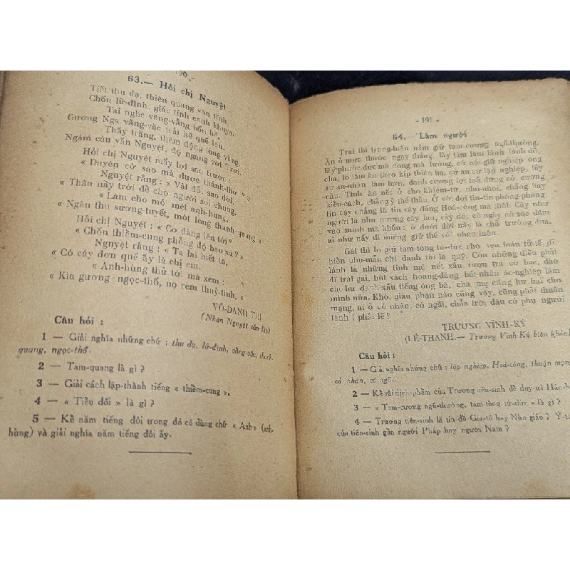 Việt ngữ ban tú tài - Trần Văn Nhẫn 465344