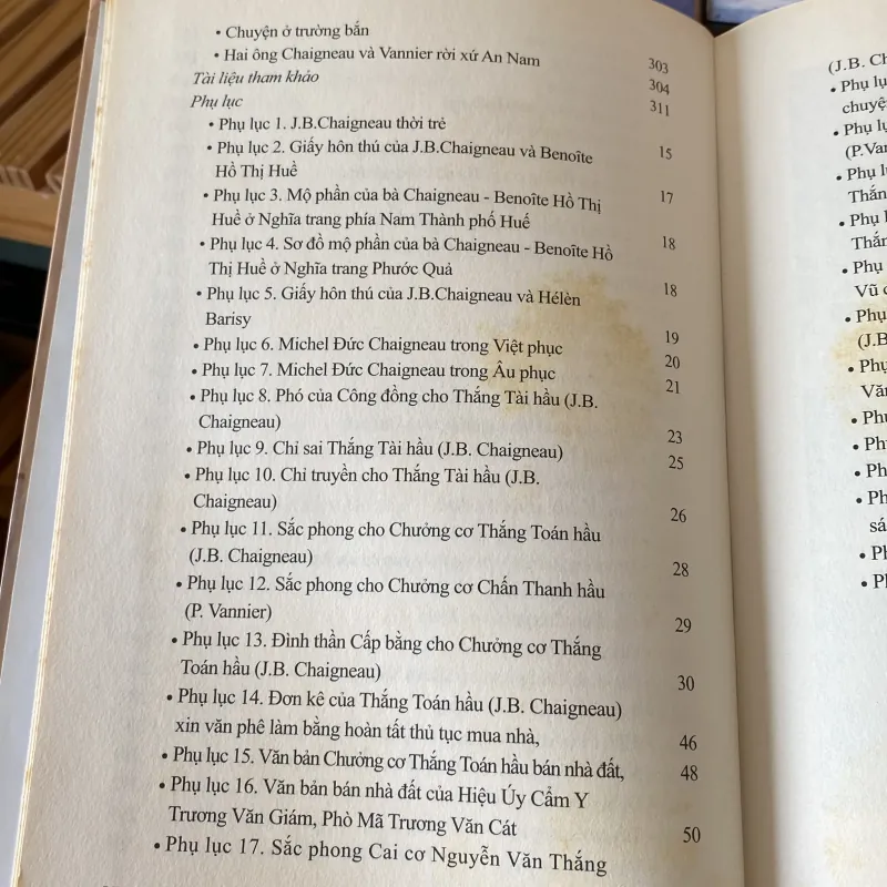 KINH THÀNH HUẾ ĐẦU THẾ KỶ XIX Qua hồi ức của Michel Đức Chaigneau, bản bìa cứng (XB 2016) 760375