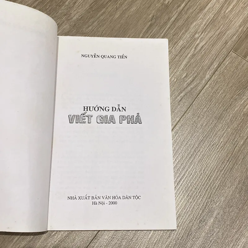 HƯỚNG DẪN VIẾT GIA PHẢ (XB 2000) 597875