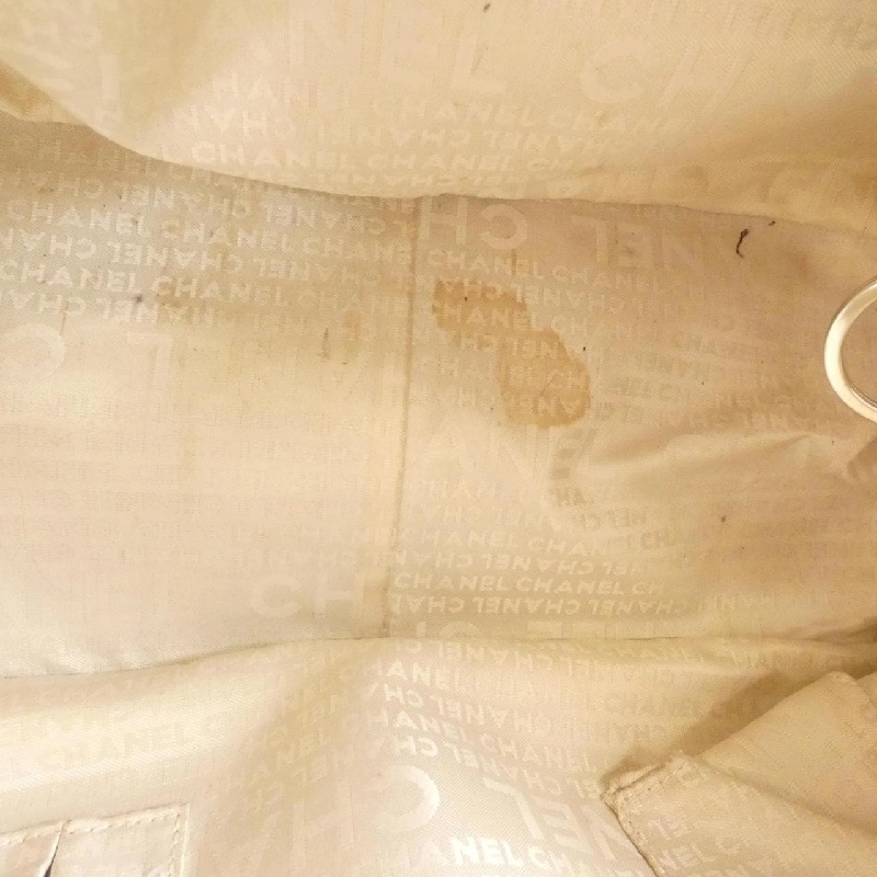 Túi xách chéo Chanel 28024 613474