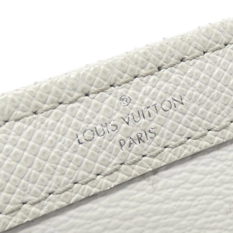 Túi đeo vai Louis Vuitton Taiga Rama Gaston Wearable Wallet M30935 613686