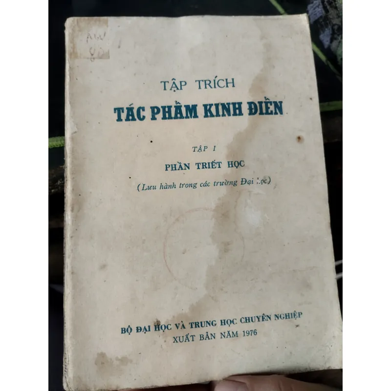 Tập trích tác phẩm kinh điển". 695651