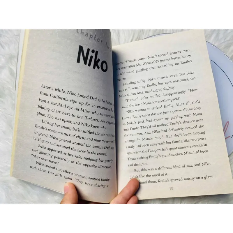 [Sách tiếng Anh 2hand] Like new 90% - The Dog's Meow – Michelle Schusterman 1046363