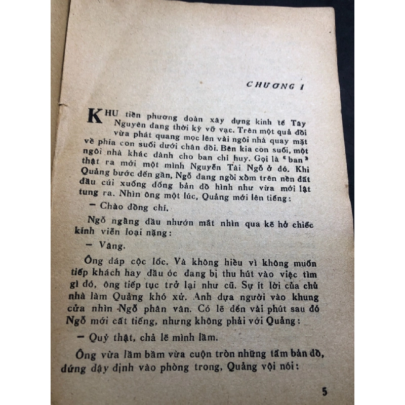 Người ở thượng nguồn 1983 mới 50% ố bẩn Nguyễn Bảo HPB0906 SÁCH VĂN HỌC 915586