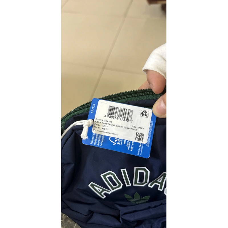 Túi đeo chéo hoặc đeo bụng của Adidas nguyeen mác  mới 100%  508890