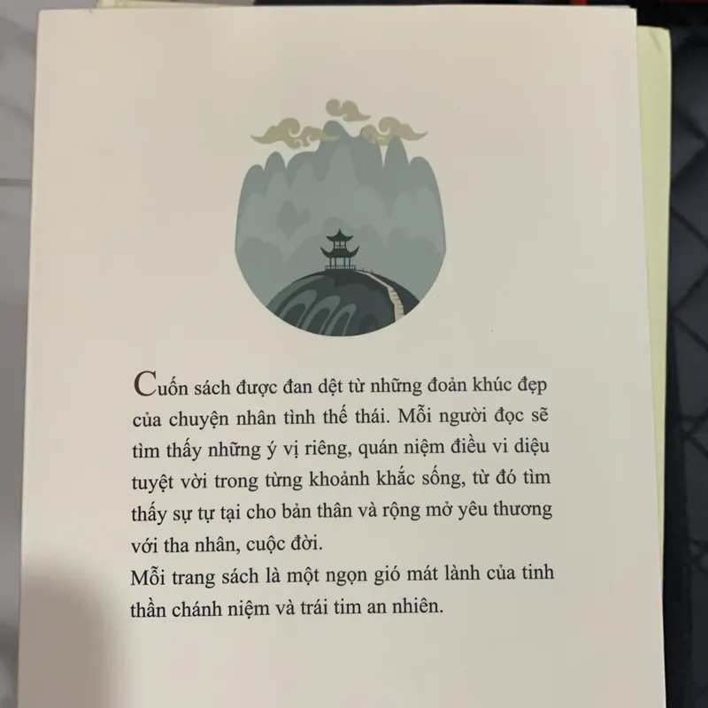 Sách bây giờ và ở đây 594419