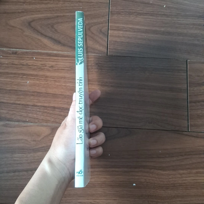 Lão già mê đọc truyện tình 508417