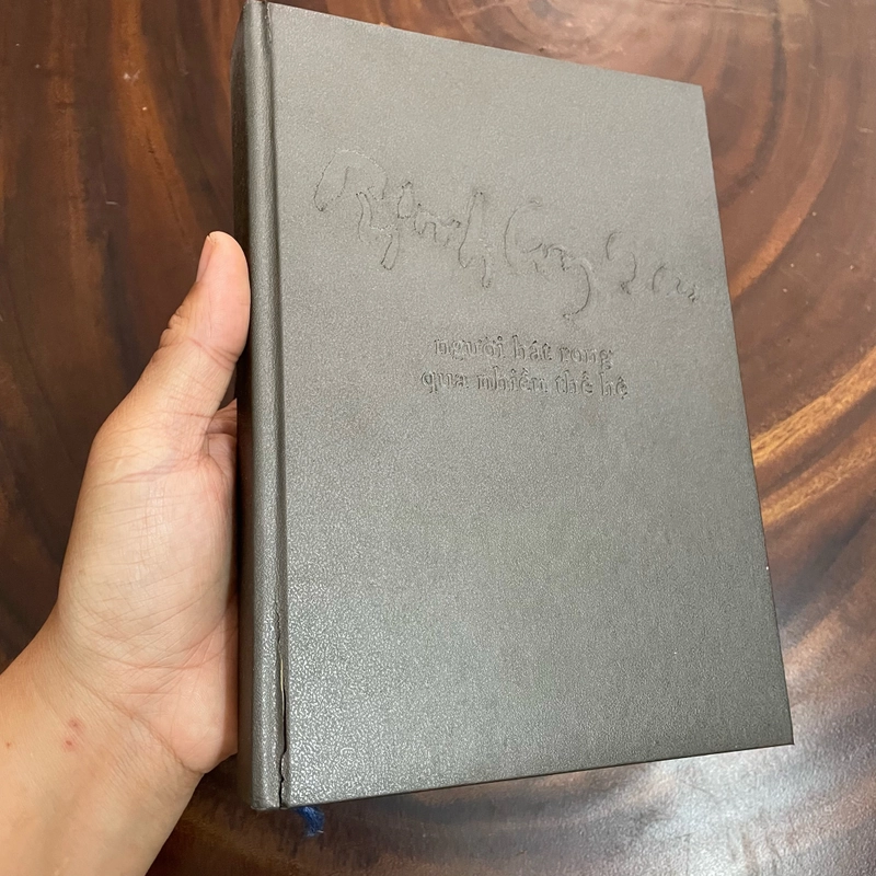 II Tựa sách: Người Hát Rong Qua Nhiều Thế Hệ _ Trịnh Công Sơn - Nhiều Tác Giả - 2001 446773