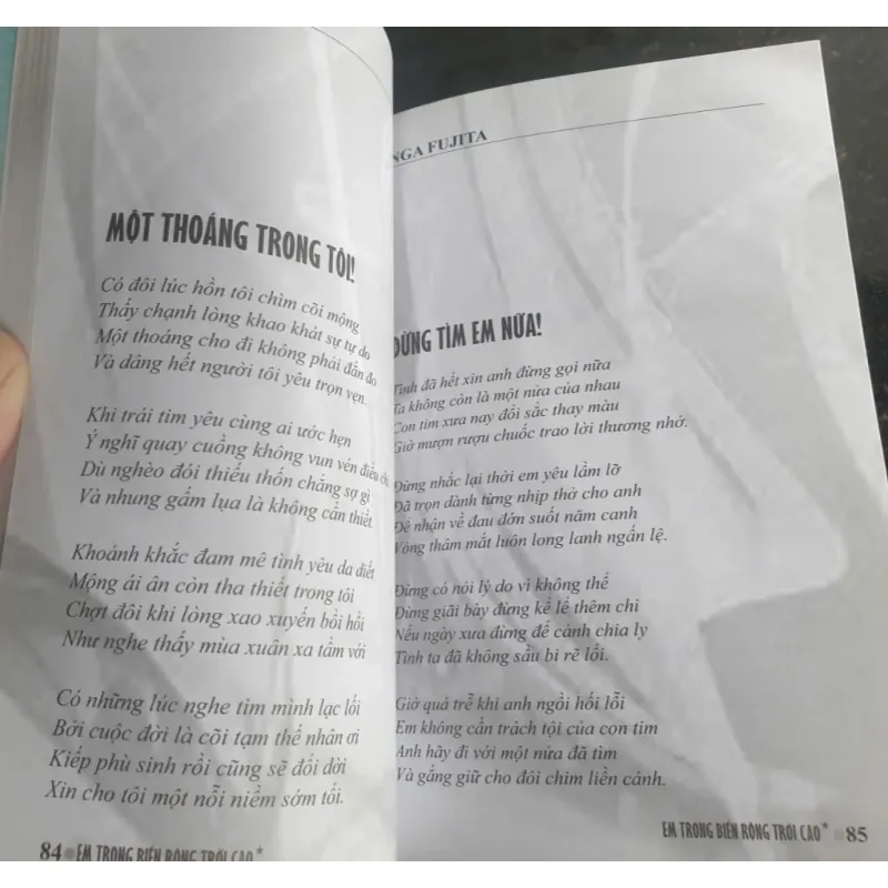 Em Trong Biển Rộng Trời Cao 696845