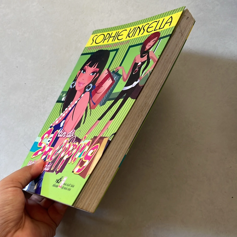 Tín đồ shopping và chị gái - Sophie Kinsella 543404