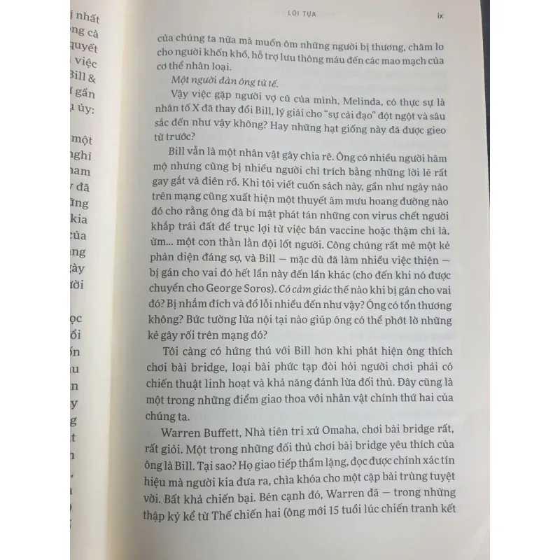 Warren and Bill - Gates, Buffett và tình bạn đã thay đổi thế giới 958255