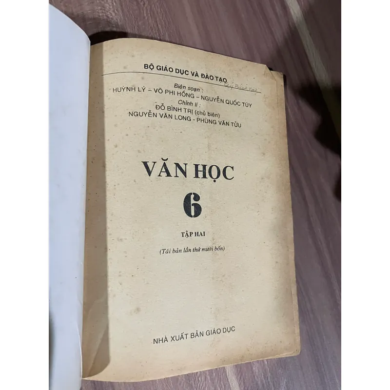 Văn học 6, sách học sinh  697125