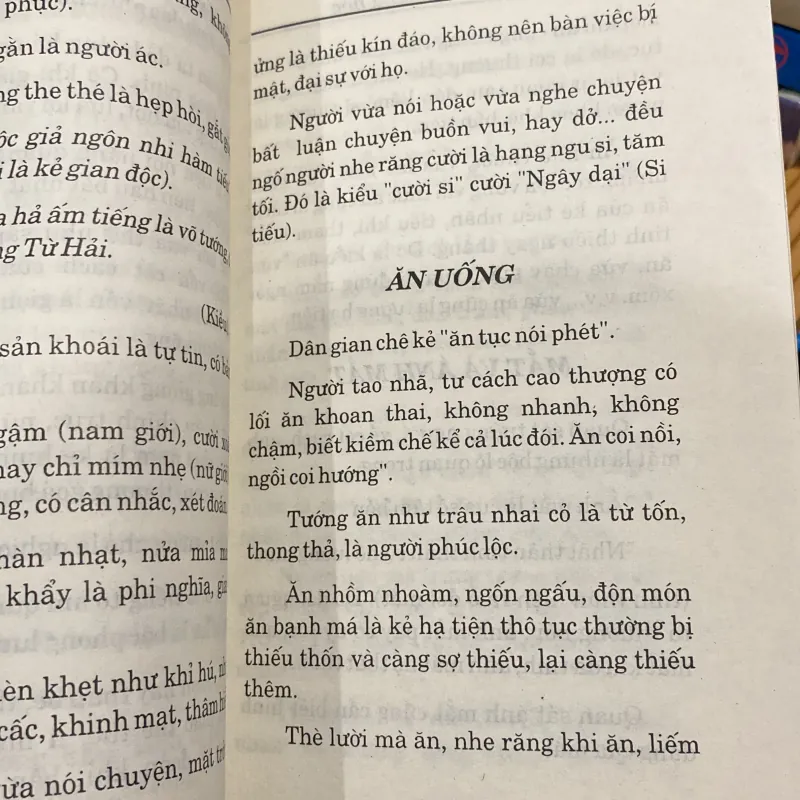 TÌM HIỂU NHÂN TƯỚNG HỌC (XB 2000) 757322