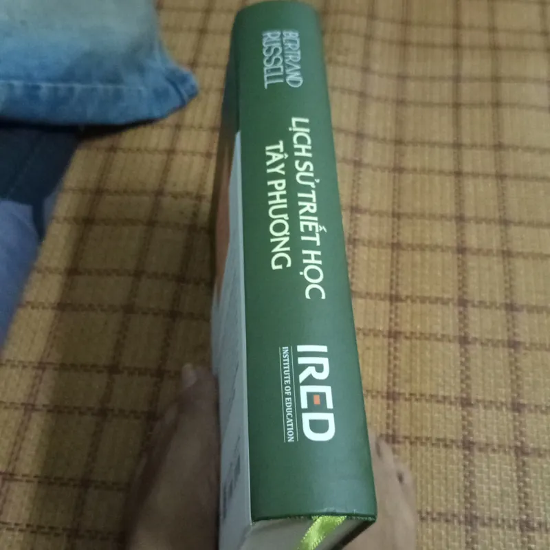 Lịch sử triết học Tây phương của Bertrand Russell  574432