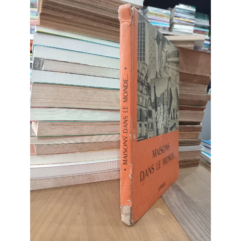 Maisons dans le monde - Larousse 792291